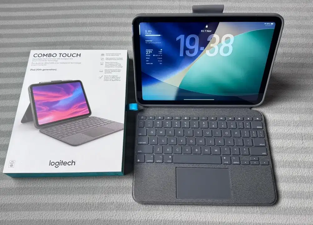 Logitech Combo Touch iPad Gen 10 Gen 11