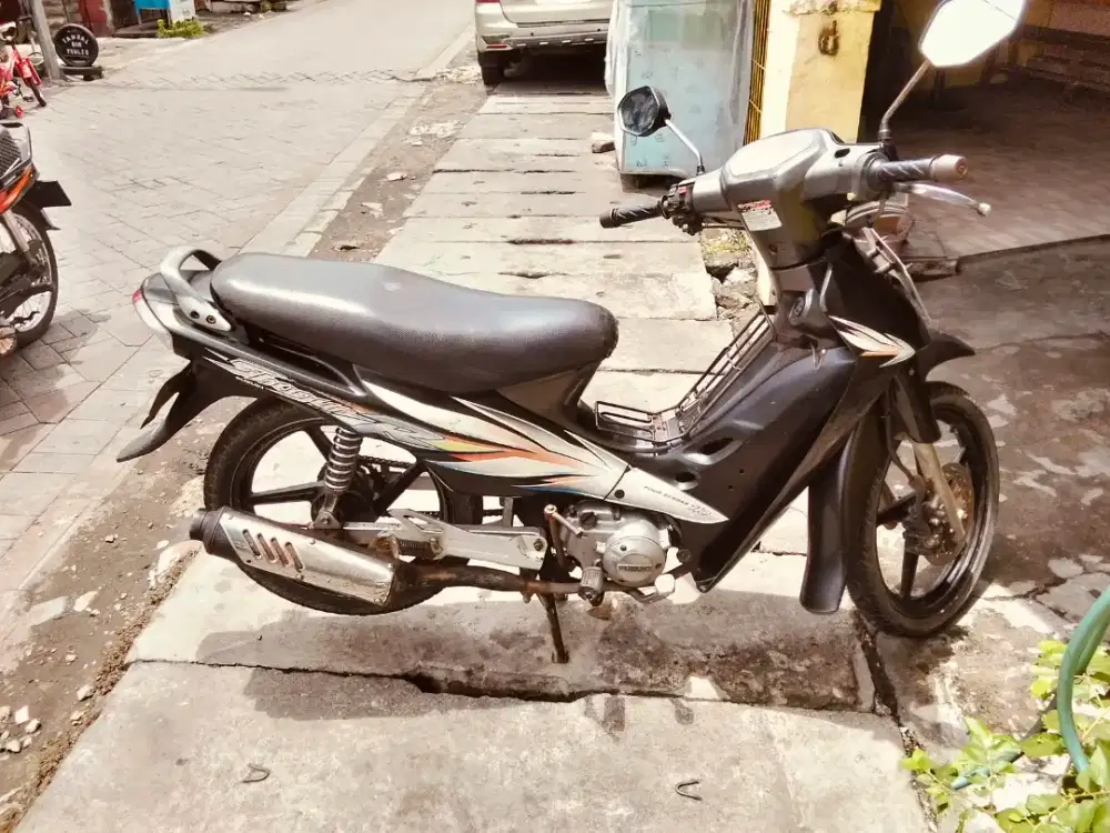 Suzuki Shogun R thn 2003