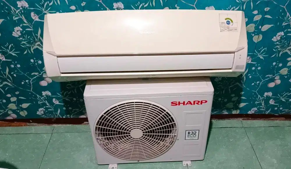 Ac Sharp 3/4 pk, low watt, freon type baru r32