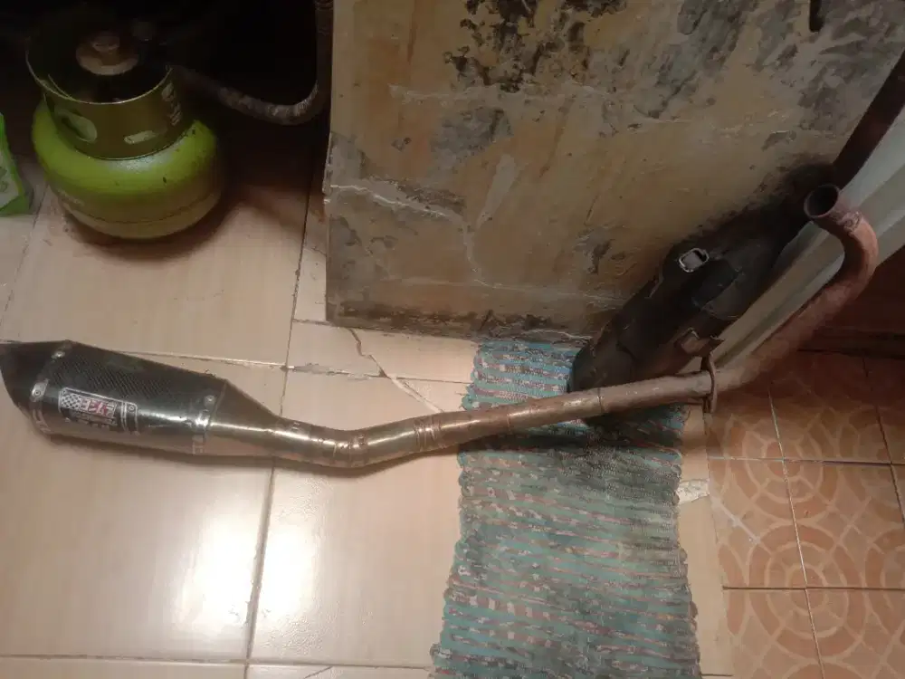 Knalpot resing yoshimura cbr/cb/vixion dua lubang suara adem ngebas