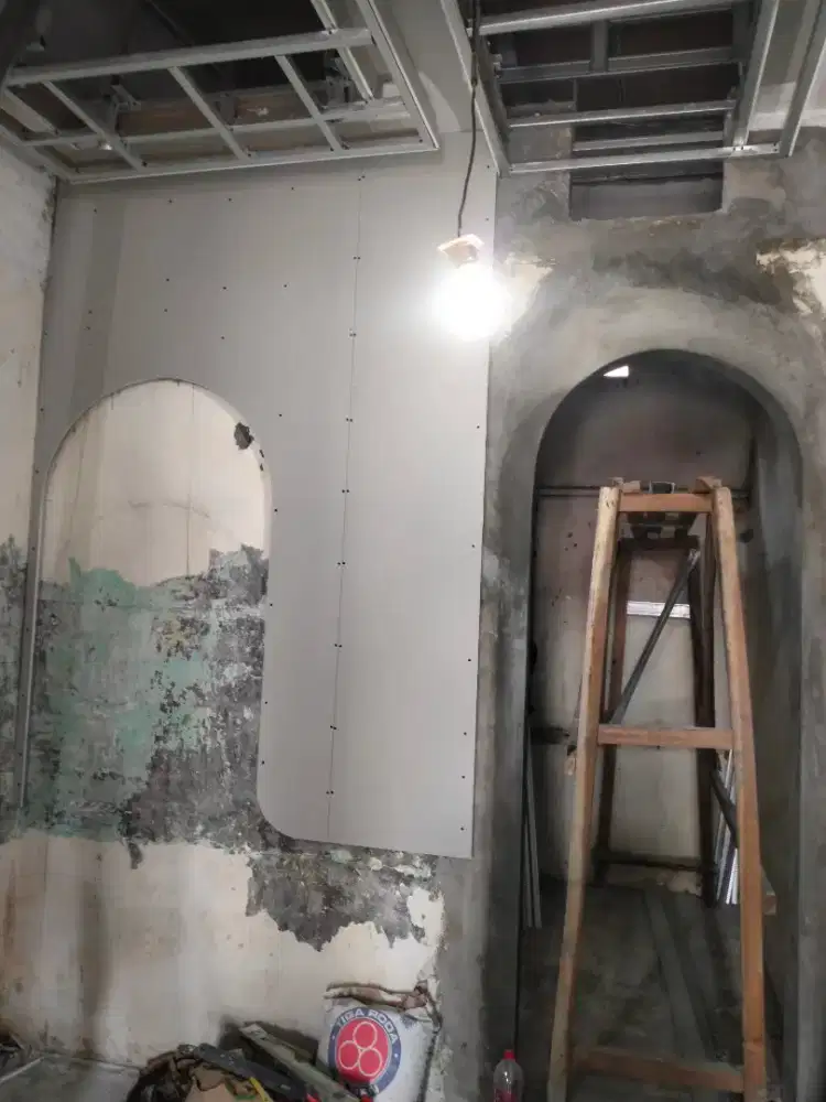 Penebalan dinding kantor dengan penyeket ruangan partisi gypsum dn pvc