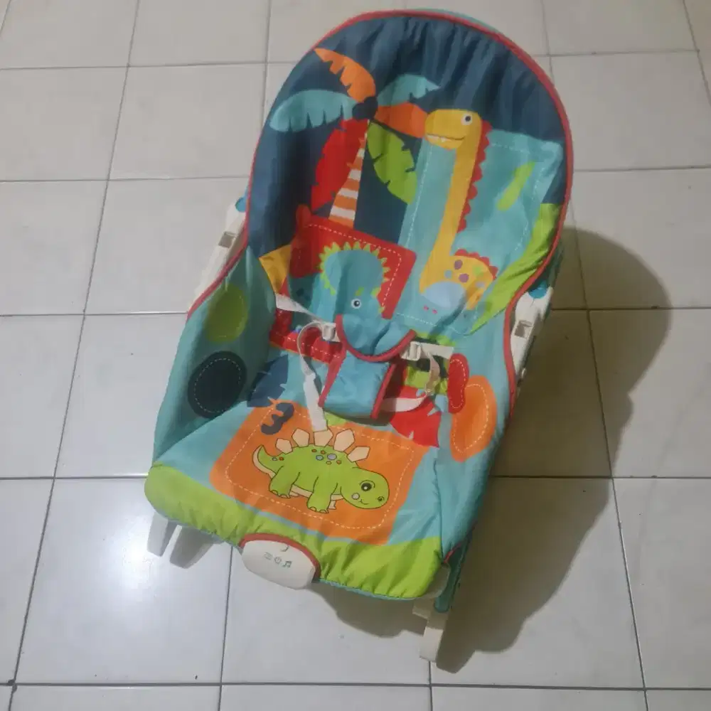 Kursi goyang kiddy palace