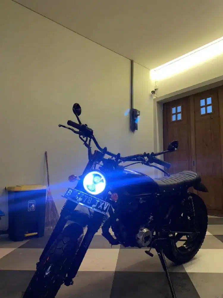 DI JUAL CEPAT MOTOR CUSTOM GL PRO 2004