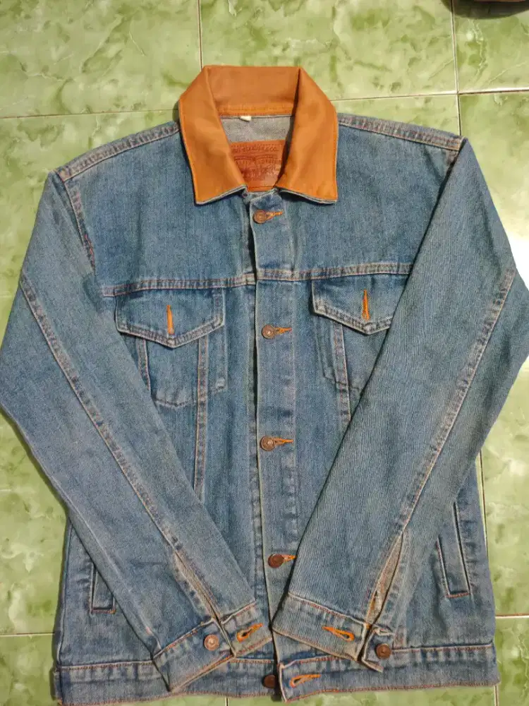 Jaket Levis size L