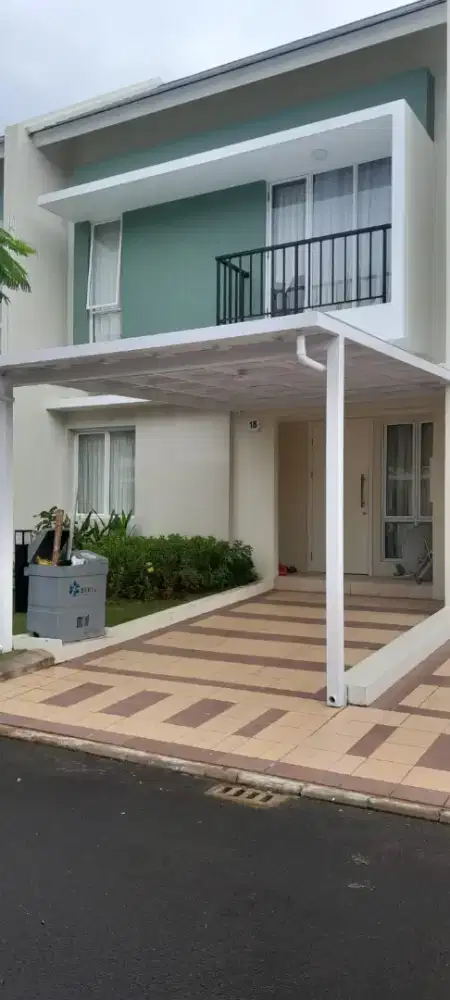 Disewakan Rumah di Summarecon lengkap kanopi dan AC