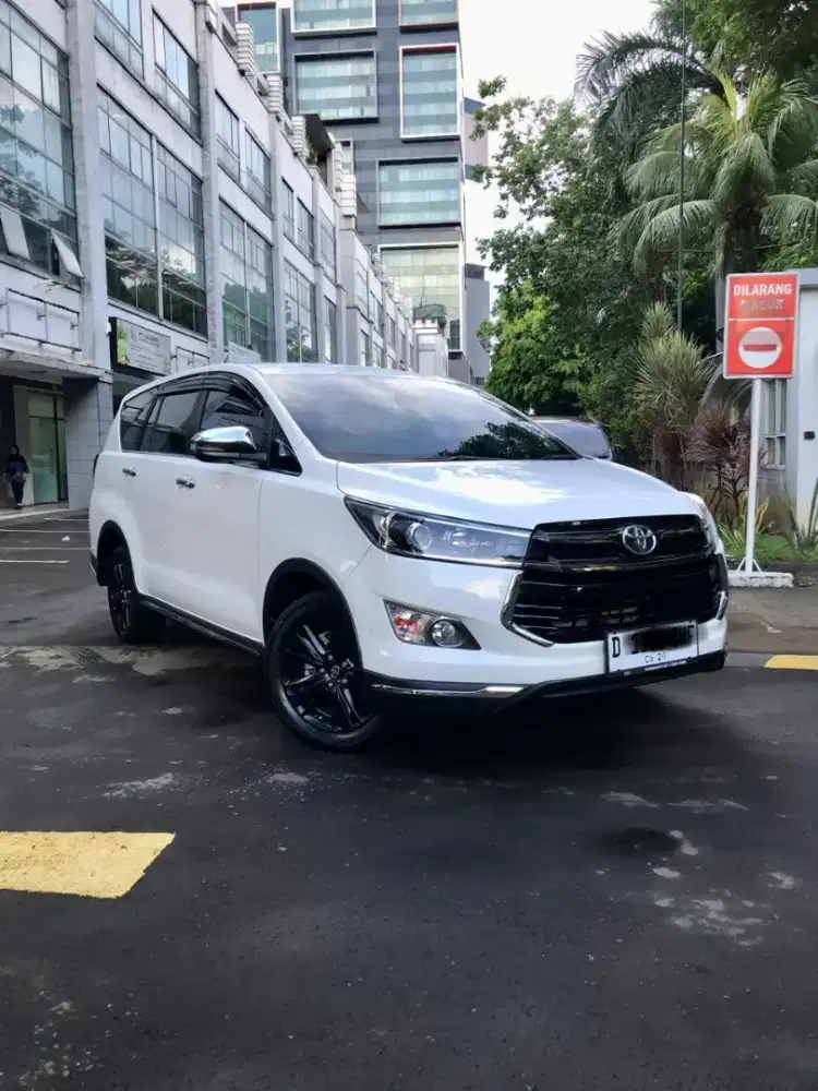 Km 42rb Toyota Venturer Diesel AT Th 2019 White Full Original Paint!!