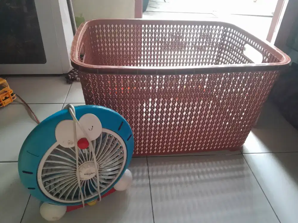 keranjang bekas laundry dan mesin cuci LG 8kg