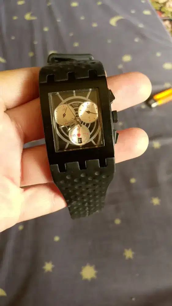 Jam tangan James Bond 007