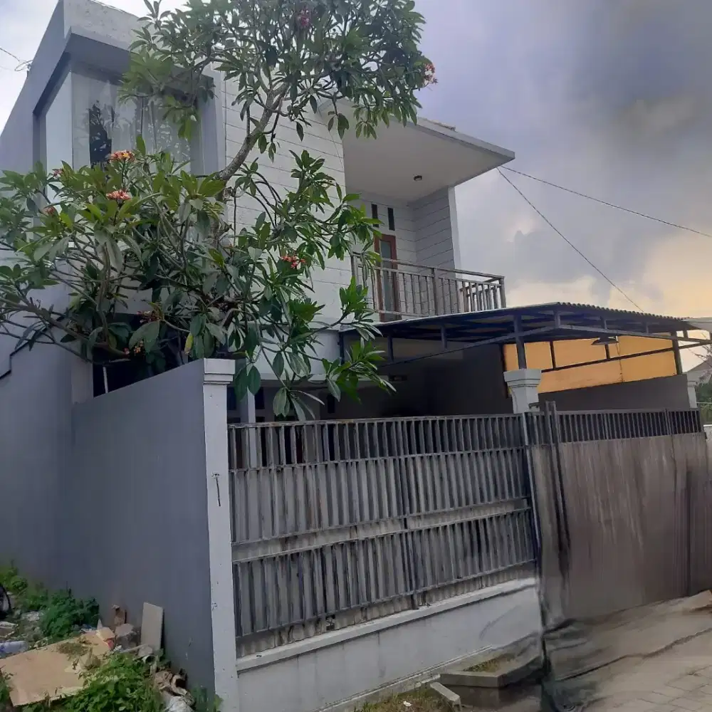 For sale rumah cantik 2lt 125m2 ada 4kamar trenggana penatih dentim