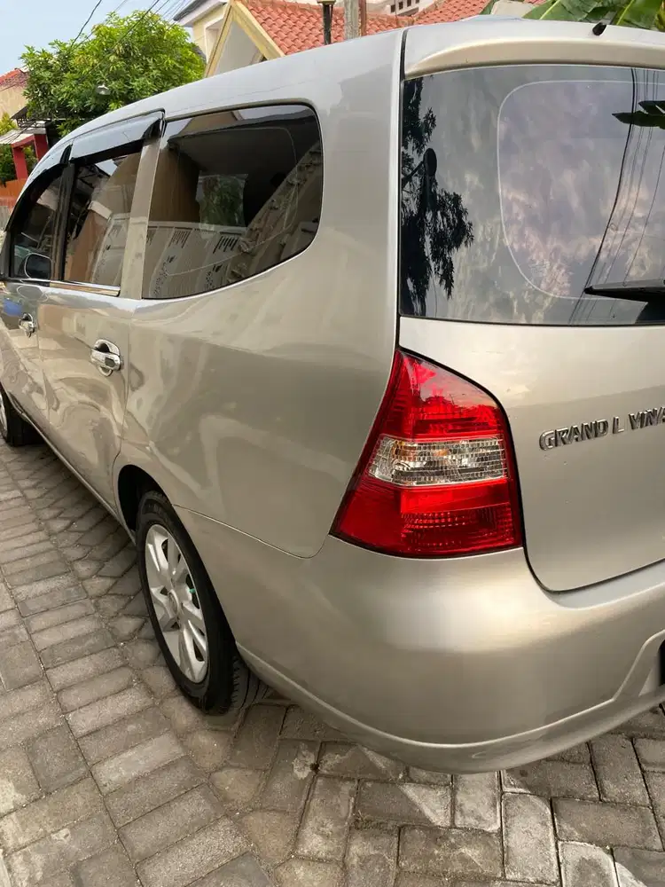 Nissan Grand livina 2012 Bensin