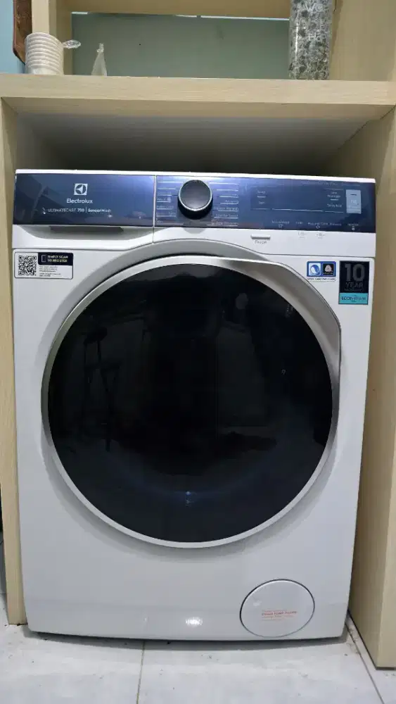 Mesin cuci Electrolux Ultimate Care 700 11kg
