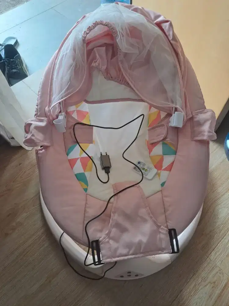 Baby swing like new lengkap dus NET