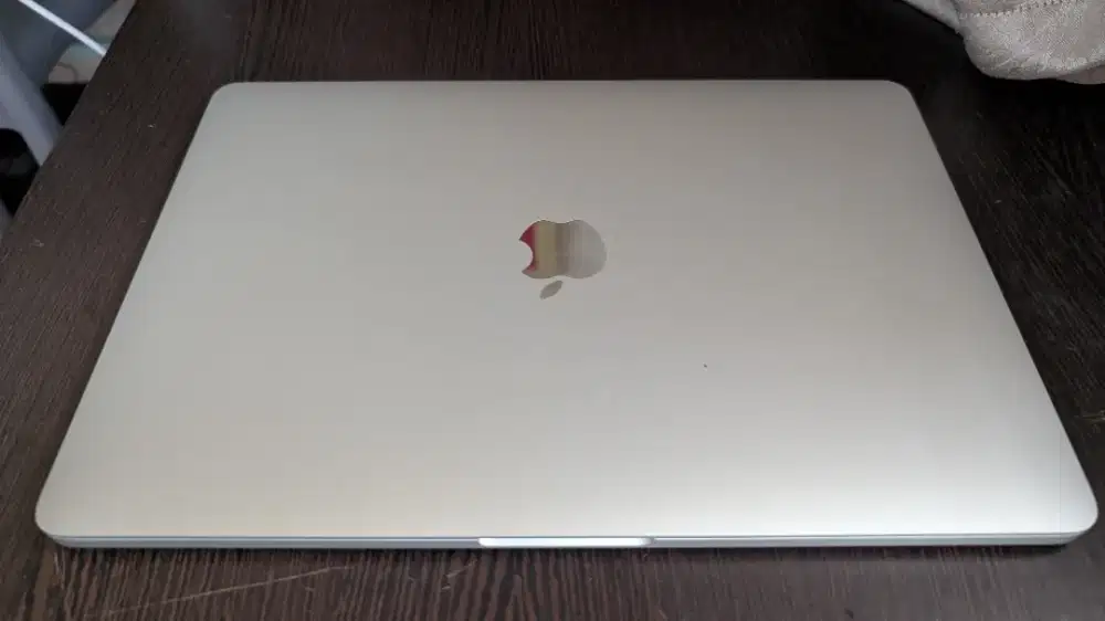 Jual Cepat Macbook Pro 13 2019, i7, Memory 16 GB/256 GB,