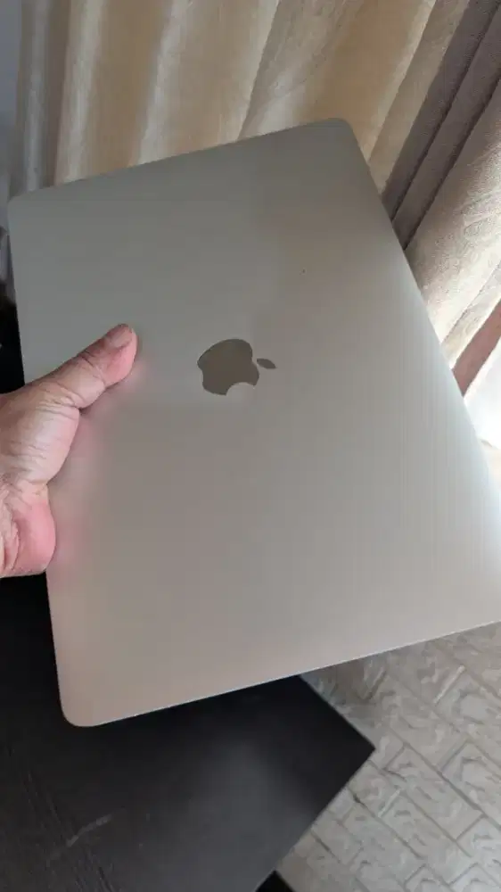 Jual Cepat Macbook Pro 13 2019, i7, Memory 16 GB/256 GB,