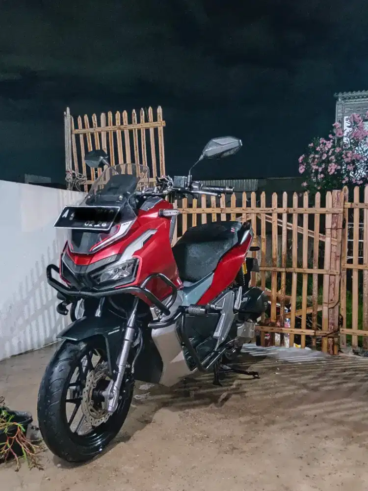 Jual motor Adv 150 tahun 2021