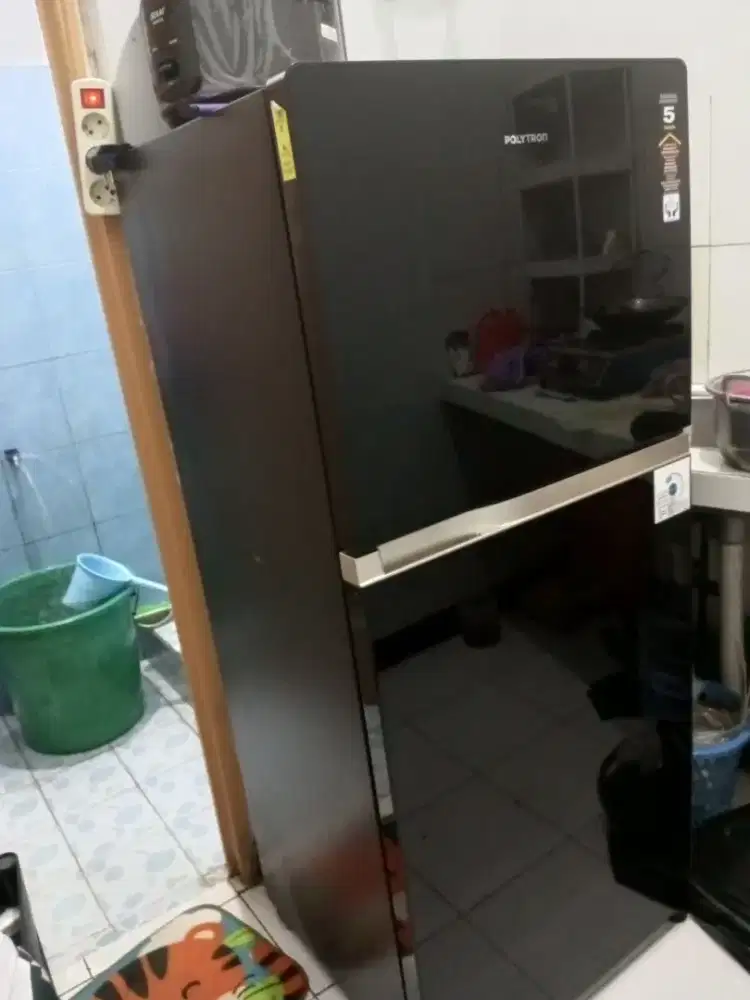 Polytron 2 pintu mulus no cacat