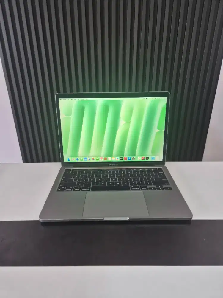Macbook Pro M2 2022 Ram 24GB SSD 512GB Fungsi Normal