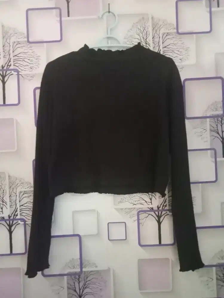 {PRELOVED} Croptop Rajut