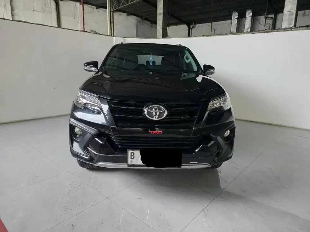 Toyota Fortuner VRZ TRD 2.4 AT ( Matic ) 2018 Hitam Km 71rban Mulus