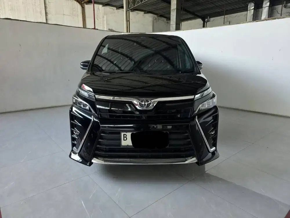 Toyota Voxy 2.0 AT ( Matic ) 2018 Hitam km 93rban plat ganjil Mulus