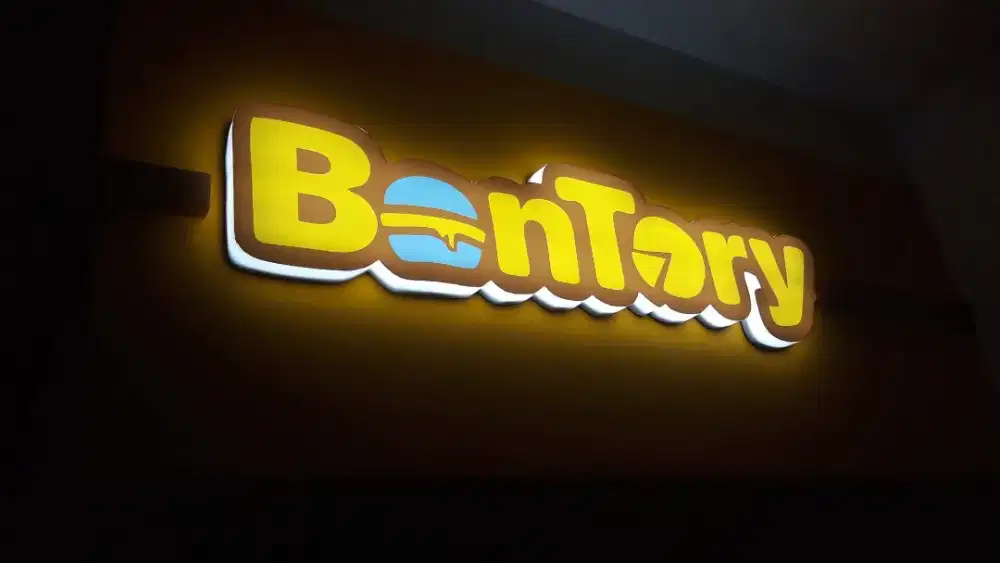 HURUF TIMBUL ACRYLIK & NEON BOX