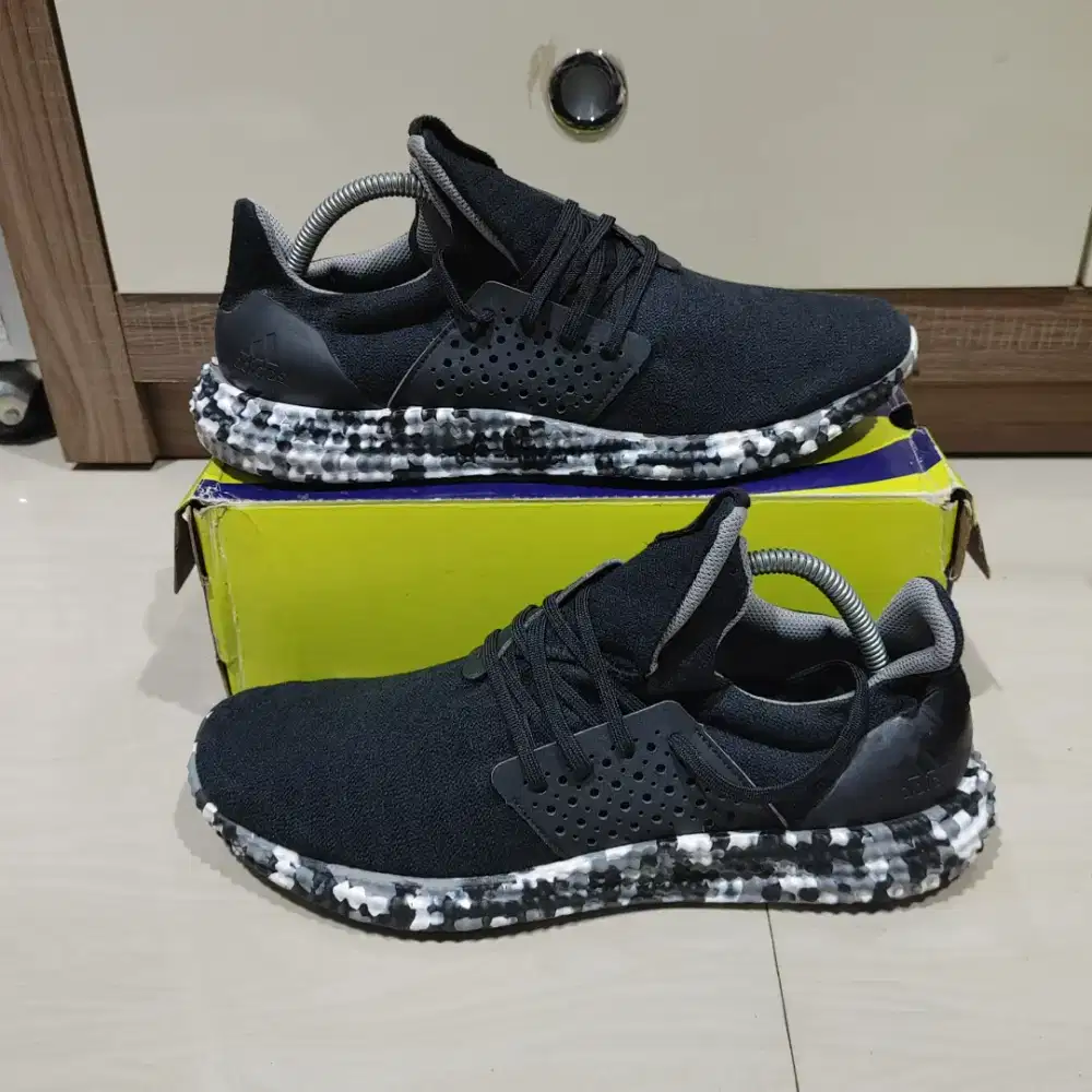 Sepatu Adidas athlentics preloved size 43