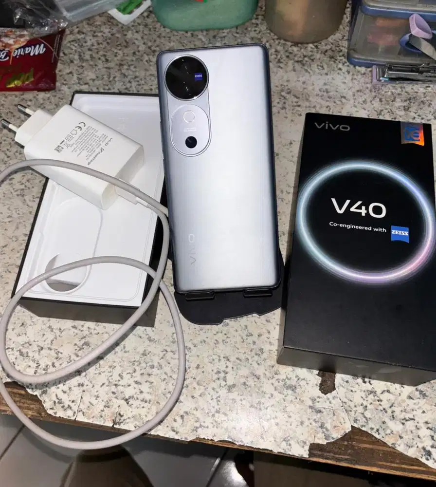 Ovo V40 co-engineered with ZEISS