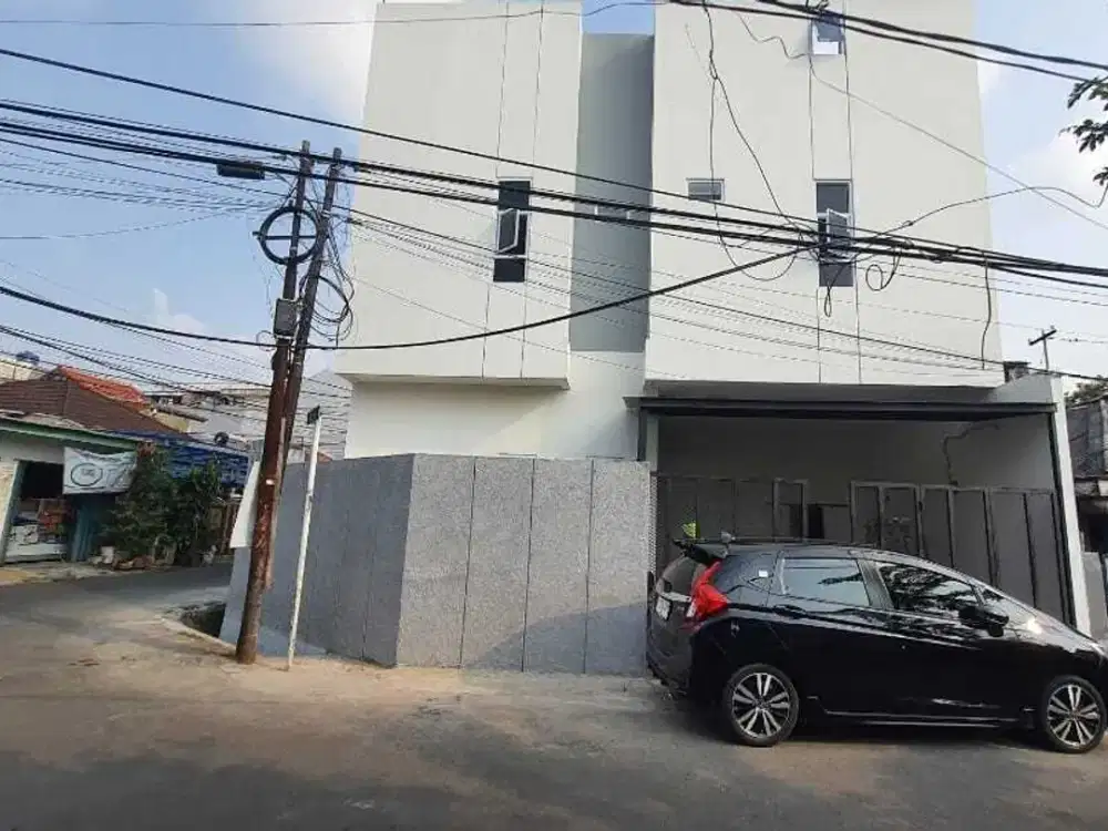 RUMAH MURAH DI TEBET JAKARTA SELATAN SIAP HUNI DEKAT STASIUN CAWANG