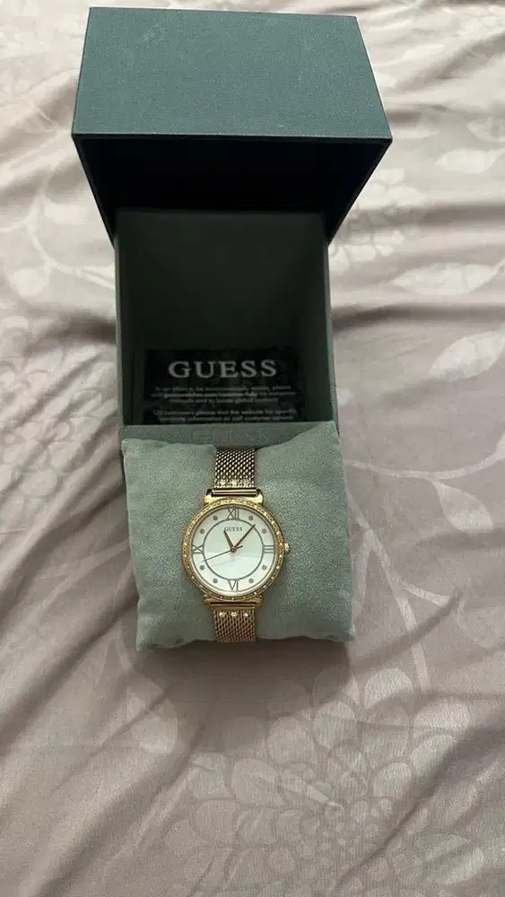 Jam Tangan Guess Wanita Rose Gold