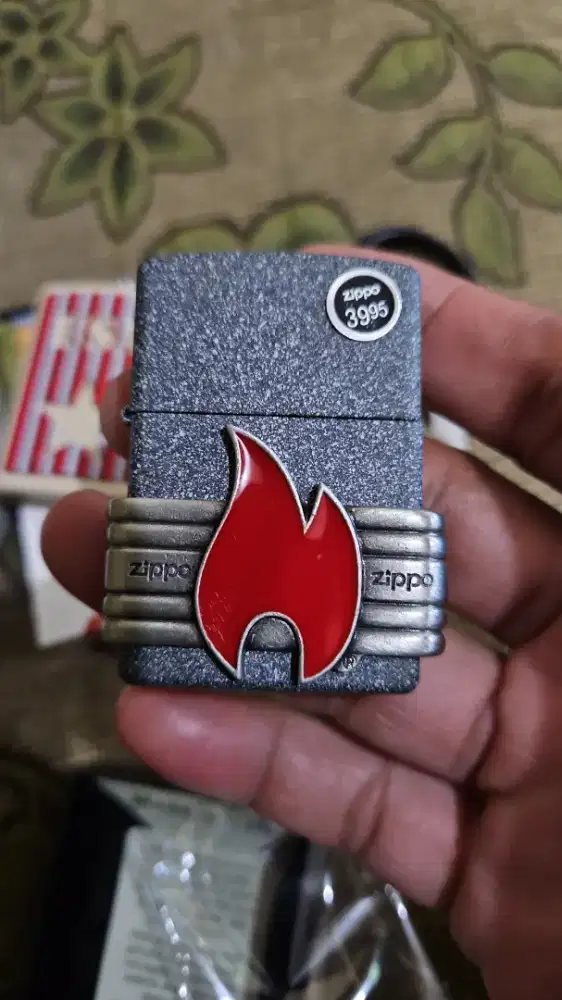 Zippo Red Vintage Wrap
