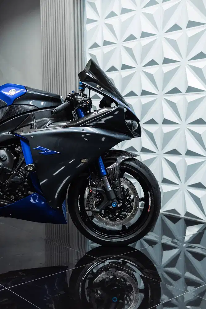 YAMAHA R1 BLUE RACE 2013