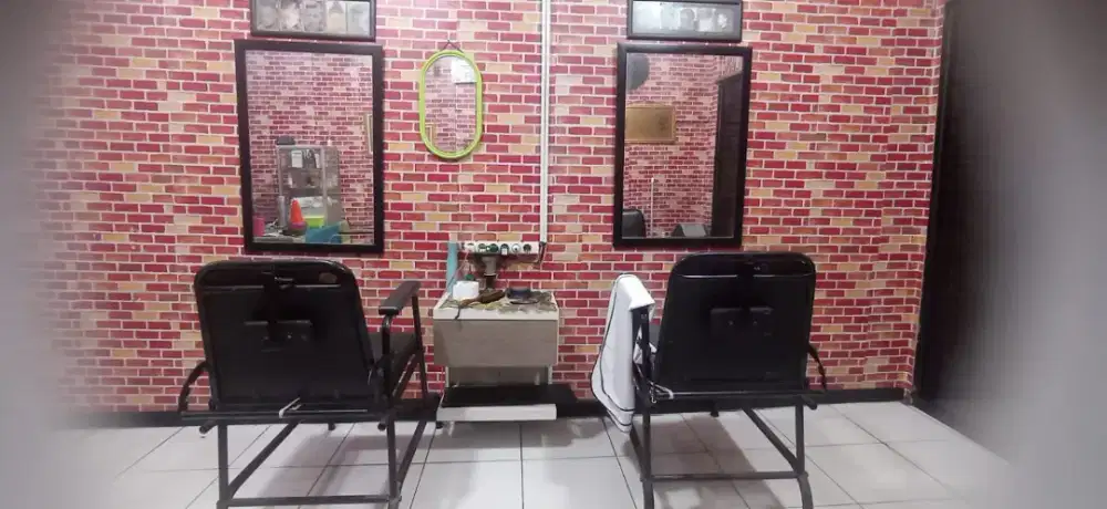 Di cari capster tukang cukur bagi hasil