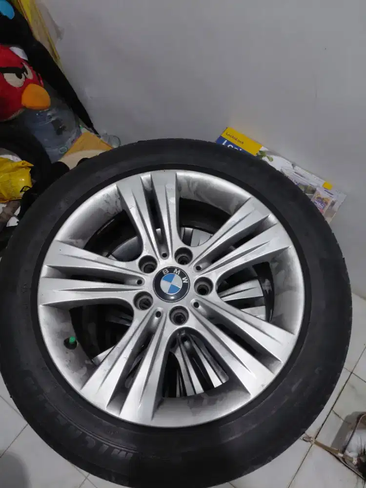 Dijual Ban dan velg original BMW F30 2012