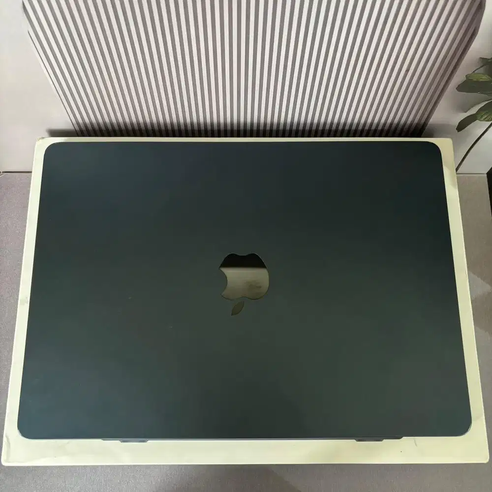 Macbook Air M2 8/256GB