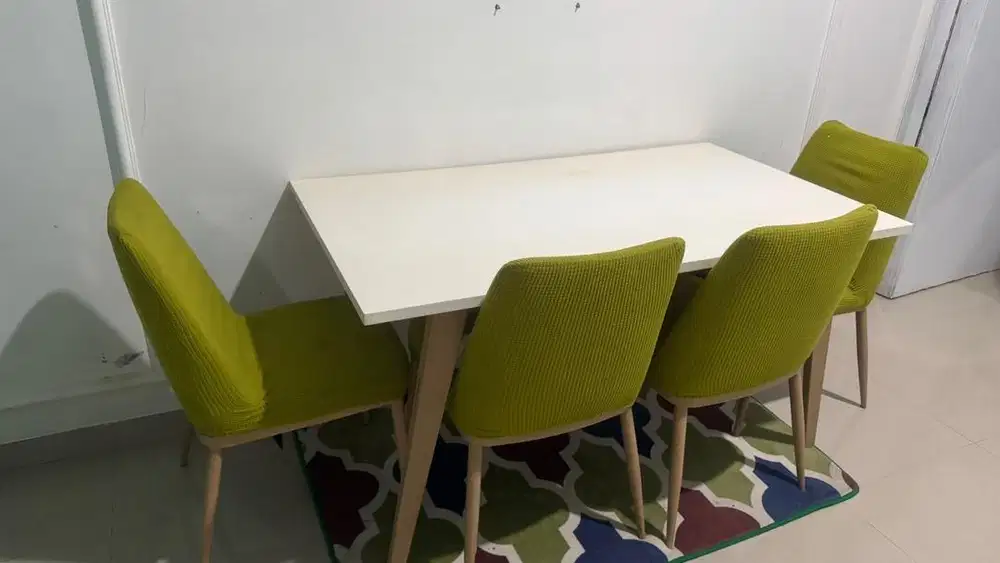 Meja makan informa 1 set