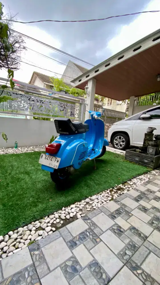 Vespa PTS 100 Glowing Blue Pajak Hidup