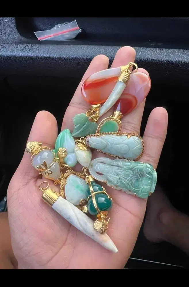 Terima semua jenis perhiasn emas dan berlian