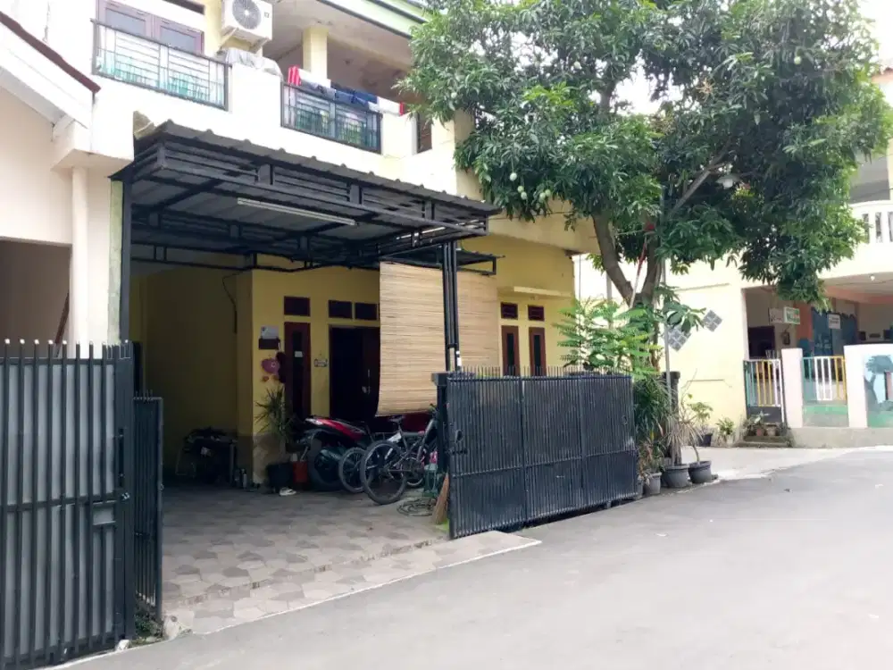 Dijual rumah pribadi 2 lantai asri