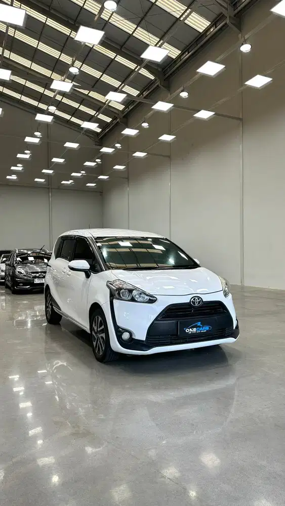 TDP 15jt! Toyota Sienta 1.5 V AT 2016, Plat L, KM 76rb, Istimewa