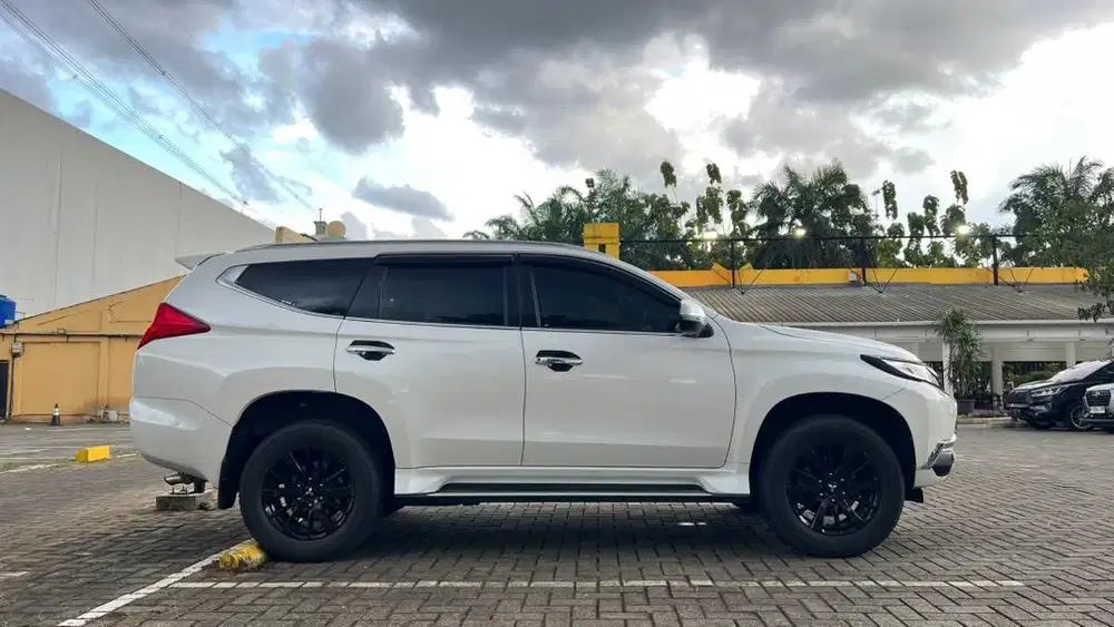 Pajero Sport Dakar 4x2 Disel