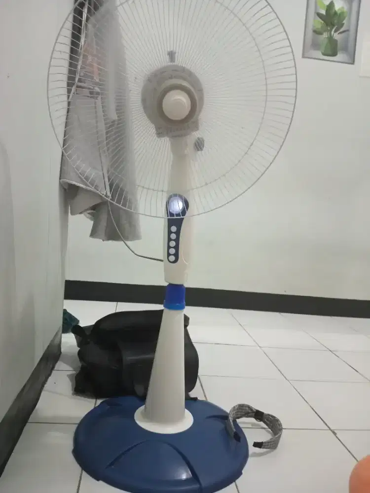 Kipas tanpa penutup masih hidup