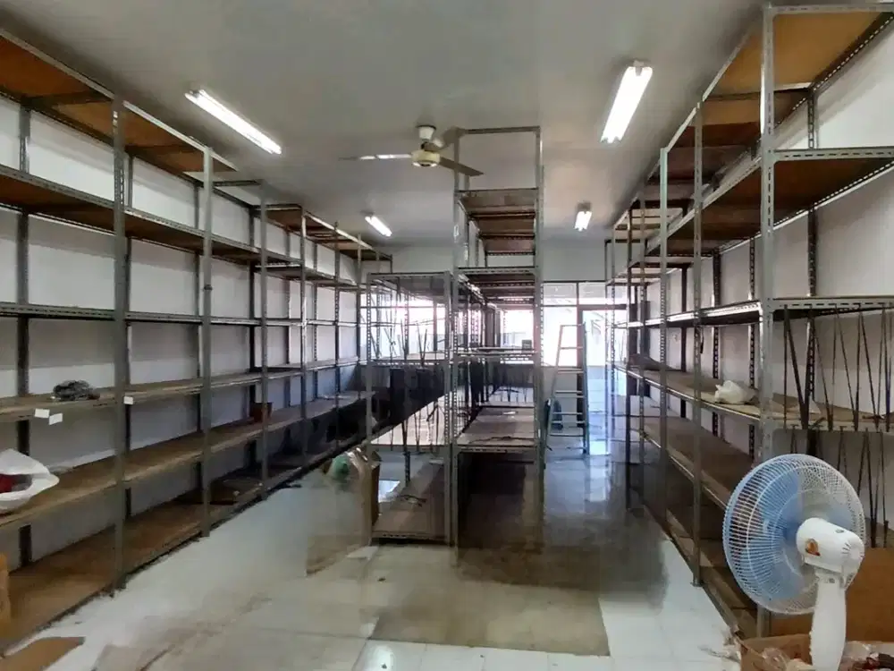 Pertokoan Wisma Gemini Gembong