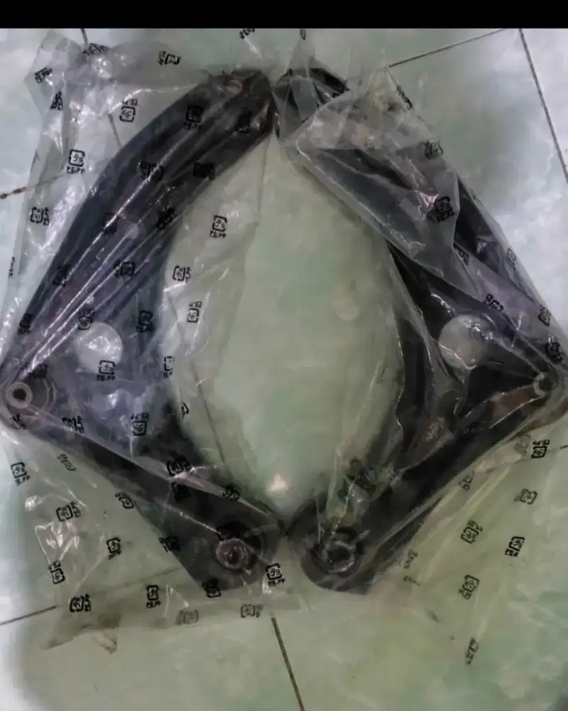 Lower Arm Kanan dan Kiri Original Datsun Go Panca