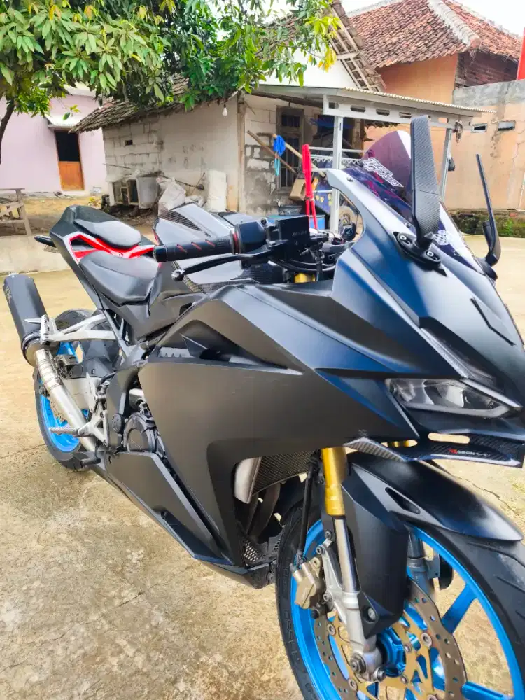 CBR250RR 2017 Black Doff Black Chasis