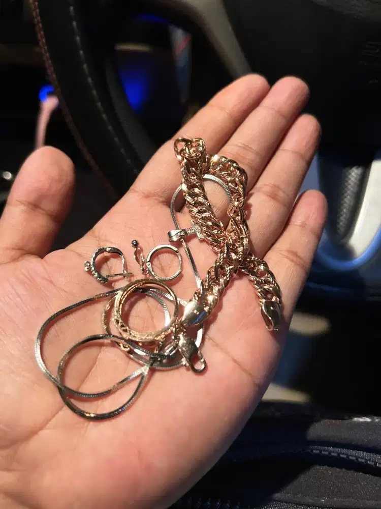 Terima jual semua jenis perhiasan emas dan berlian