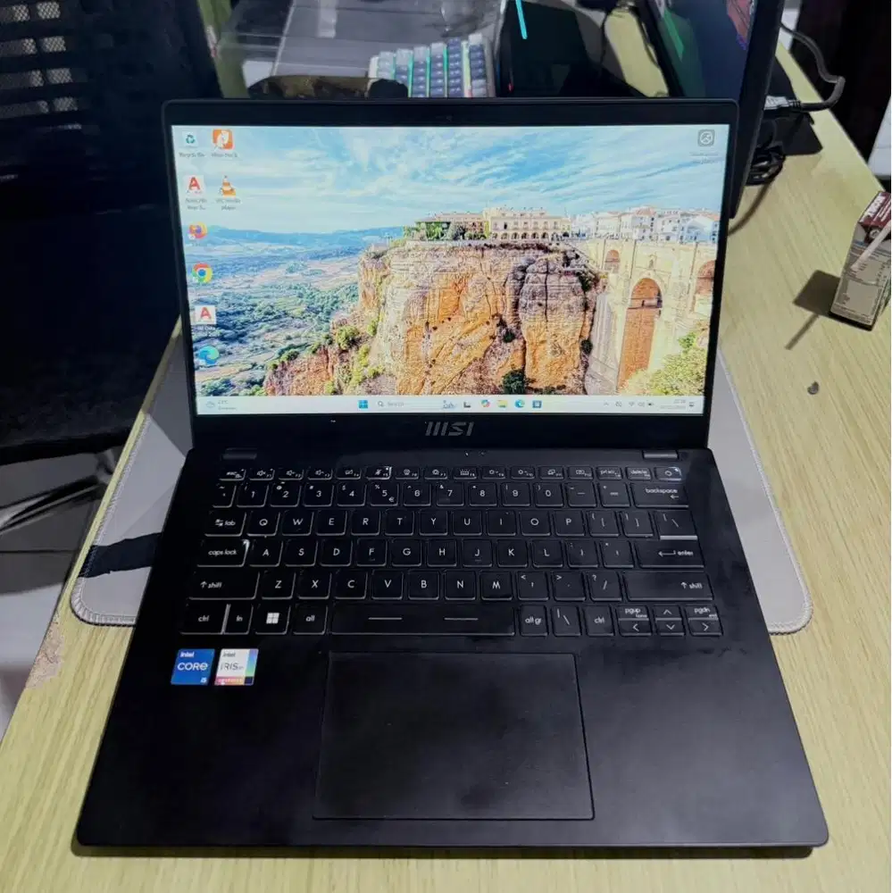 MSI Modern 14 core i5 1155G7 Intel Iris Xe