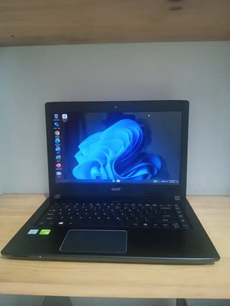 Acer Aspire E5-475G Grafik Core i3 - 6006U DDR 8GB SSD256GB 14 5 Jam