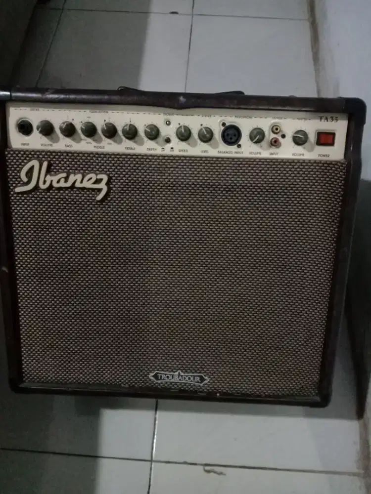 Amplifier Gitar Akustik Merk Ibanez tipe TA-35