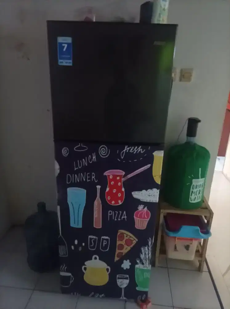Dijual Lemari es merk Aqua 2 pintu