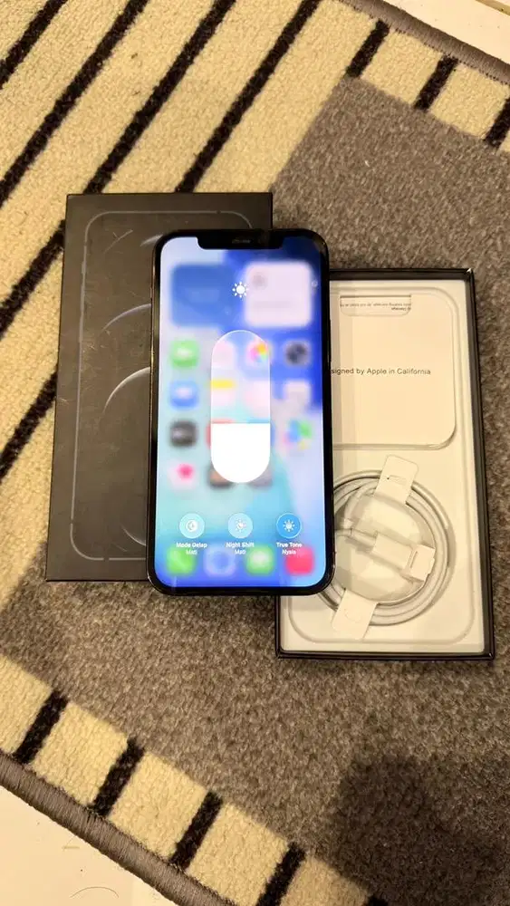Dijual Iphone 12 Pro 128GB Blue Mulus Lengkap Terdaftar